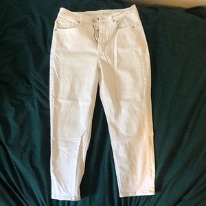 White American Eagle Mom Jeans (ON HOLD)